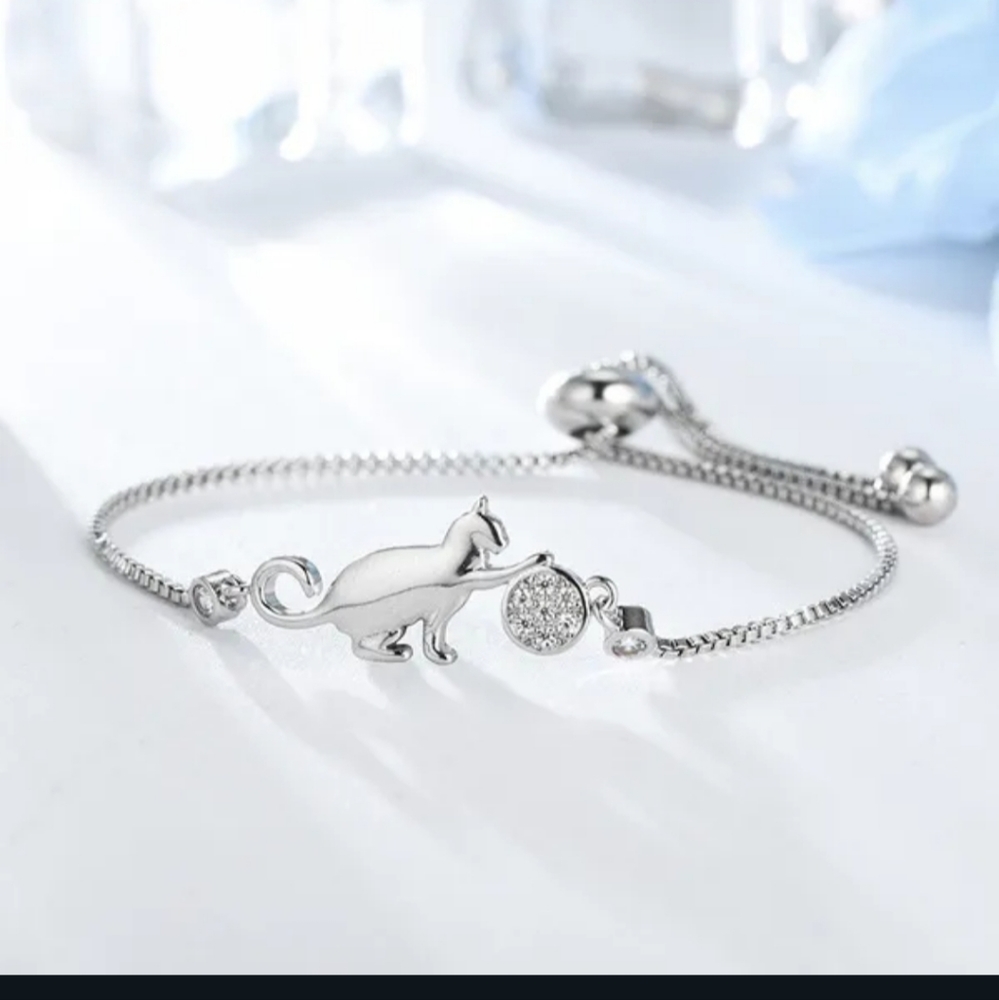 🐱🐱NEW🐱🐱SO CUTE!! Cat Bracelet with CZ'S in SILVER 🐱🐱